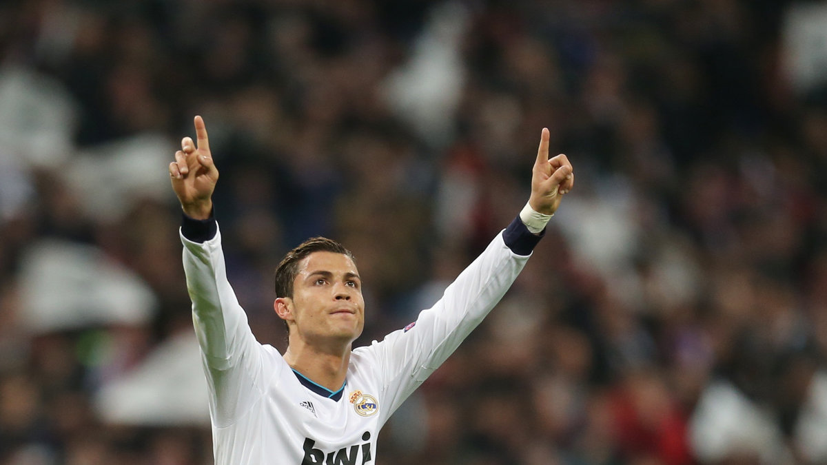 Cristiano Ronaldo är trea med 1,06 miljarder kronor. 